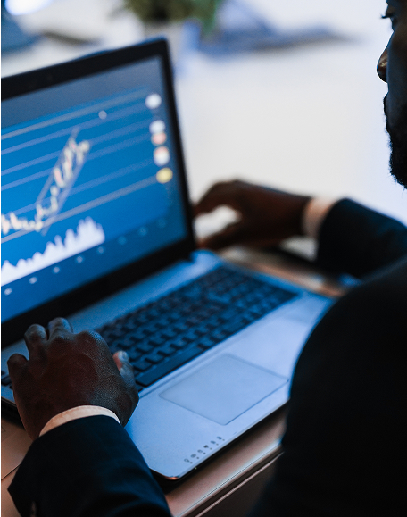 stocks-graph-on-laptop